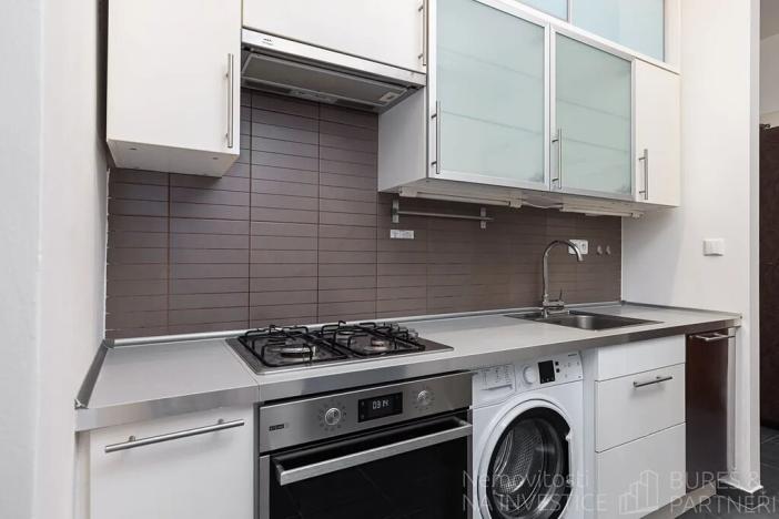 Pronájem bytu 2+kk, Praha - Nusle, Kloboučnická, 49 m2