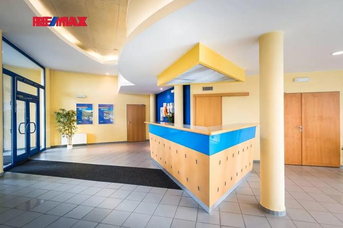 Prodej výrobních prostor, Strančice, 2325 m2