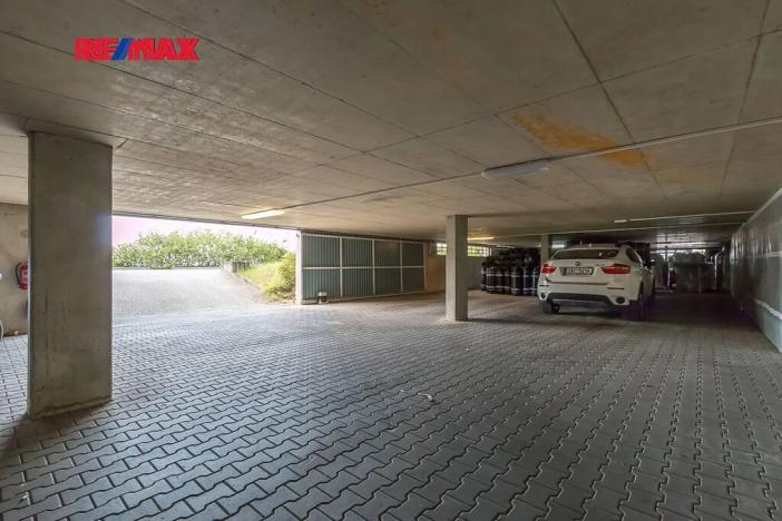 Prodej skladu, Strančice, 2325 m2