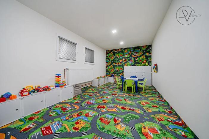 Prodej ubytování, Řeka, 250 m2