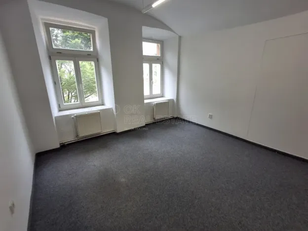 Pronájem kanceláře, Kolín, Karlovo náměstí, 99 m2