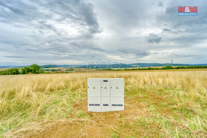 Prodej pozemku pro bydlení, Lužany - Dlouhá Louka, 1989 m2