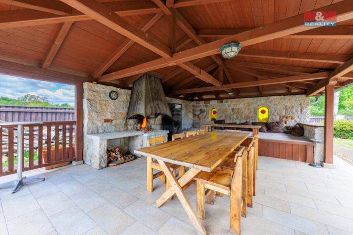 Prodej rodinného domu, Nová Role - Mezirolí, 221 m2