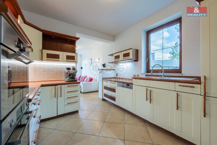 Prodej rodinného domu, Nová Role - Mezirolí, 221 m2