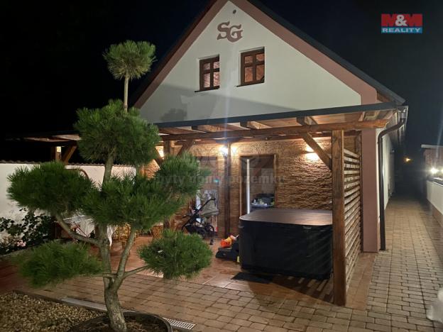 Prodej rodinného domu, Nová Paka - Štikov, 220 m2