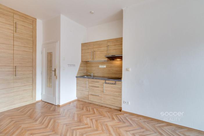 Pronájem bytu 1+1, Praha - Vysočany, Kolbenova, 45 m2