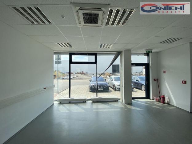 Pronájem obchodního prostoru, Hradec Králové - Slezské Předměstí, Bratří Štefanů, 864 m2