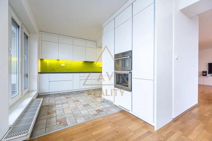 Pronájem bytu 3+1, Praha - Záběhlice, Hyacintová, 100 m2
