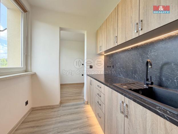 Prodej bytu 3+1, Černovice, Družstevní, 56 m2