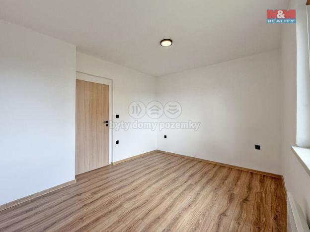 Prodej bytu 3+1, Černovice, Družstevní, 56 m2