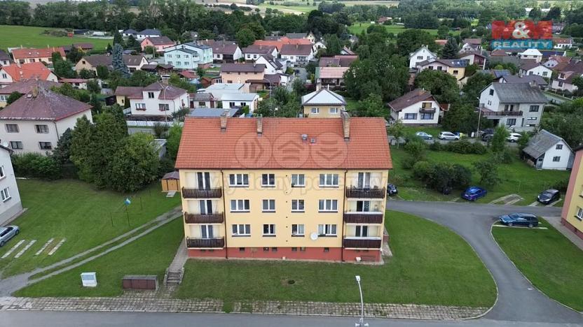 Prodej bytu 3+1, Černovice, Družstevní, 56 m2