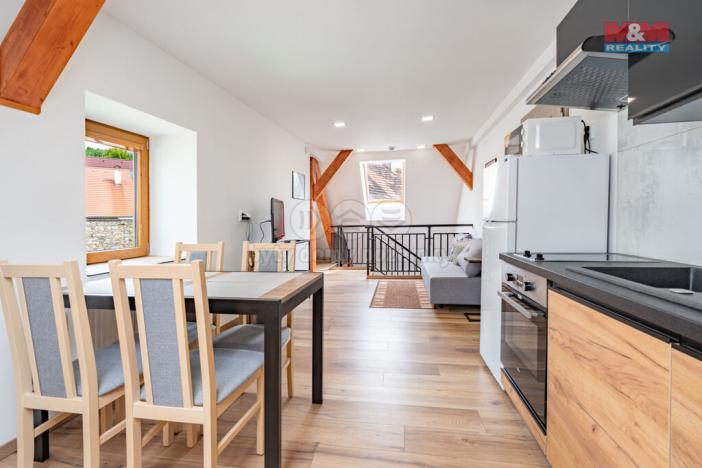 Pronájem atypického bytu, Hoštice, 60 m2