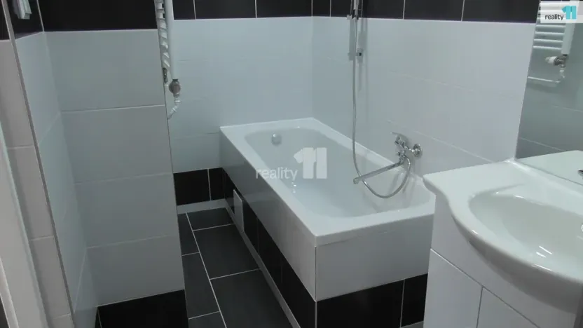 Pronájem bytu 2+1, Ostrava - Mariánské Hory, Mojmírovců, 85 m2
