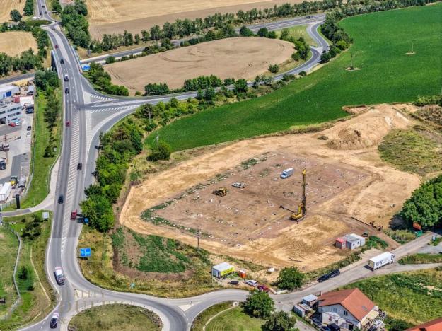 Prodej komerčního pozemku, Zápy, 27803 m2