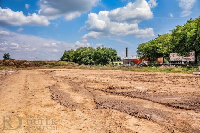 Prodej komerčního pozemku, Zápy, 27803 m2