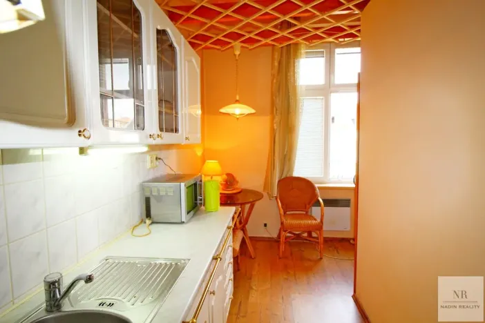 Pronájem bytu 1+1, Karlovy Vary, Jízdárenská, 42 m2