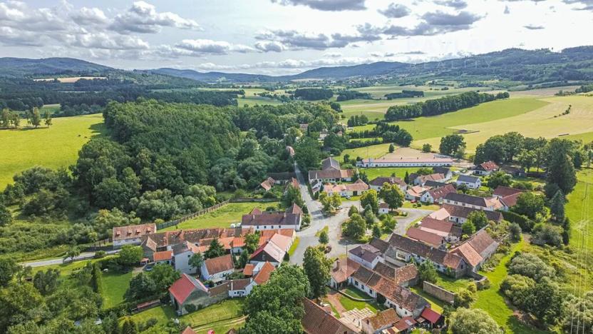 Prodej pozemku pro bydlení, Lhenice, 3331 m2