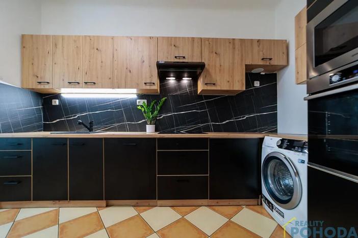 Prodej bytu 2+1, Praha - Žižkov, Biskupcova, 69 m2