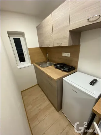 Pronájem bytu 1+kk, Zlín, Štefánikova, 22 m2