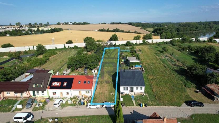 Prodej pozemku, Hrušovany u Brna, Stávání, 1030 m2