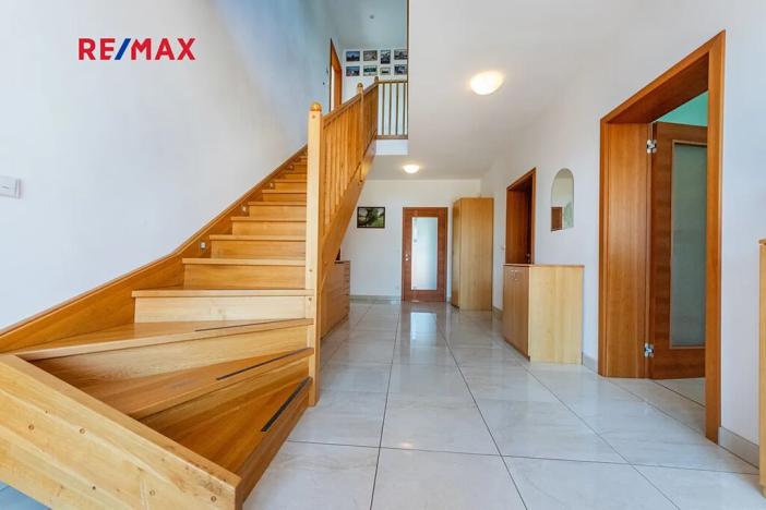 Prodej rodinného domu, Hostivice, Liliová, 392 m2