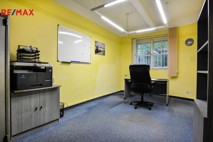 Pronájem kanceláře, Praha - Bubeneč, Bubenečská, 49 m2