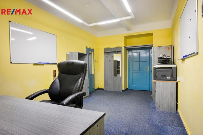 Pronájem kanceláře, Praha - Bubeneč, Bubenečská, 49 m2