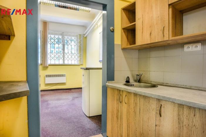 Pronájem kanceláře, Praha - Bubeneč, Bubenečská, 49 m2