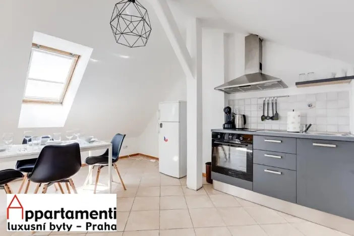 Prodej bytu 2+kk, Praha - Nové Město, V tůních, 58 m2