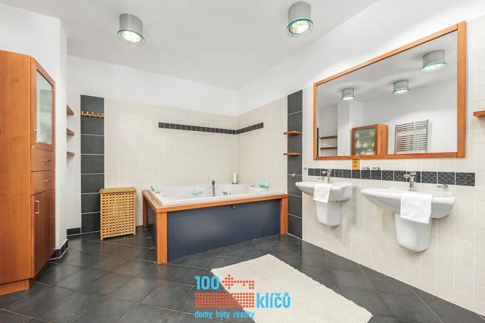 Prodej rodinného domu, Praha - Lipence, Jílovišťská, 400 m2