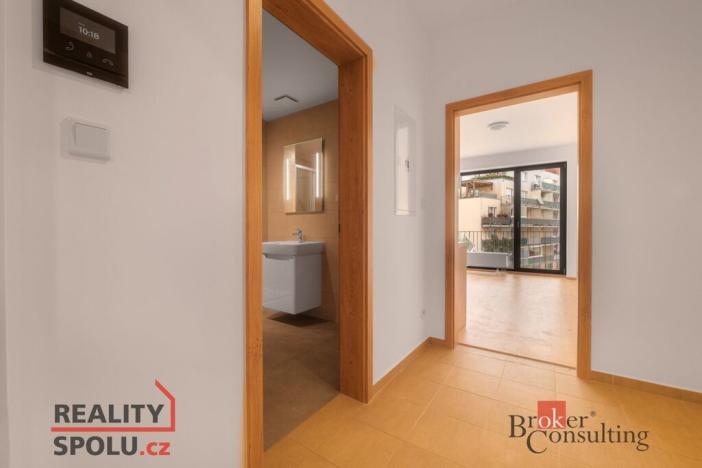 Pronájem bytu 1+kk, Plzeň - Jižní Předměstí, Měděná, 36 m2