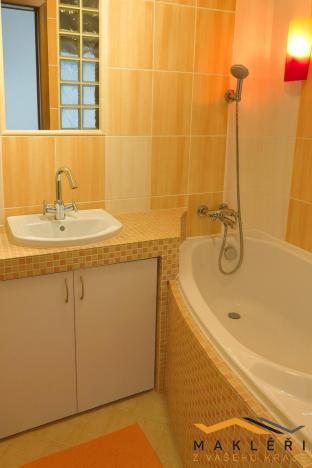 Prodej bytu 4+1, Nová Bystřice, Tovární, 82 m2