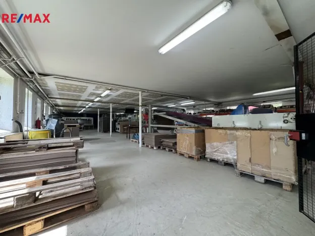 Prodej výrobních prostor, Věžky, 2322 m2