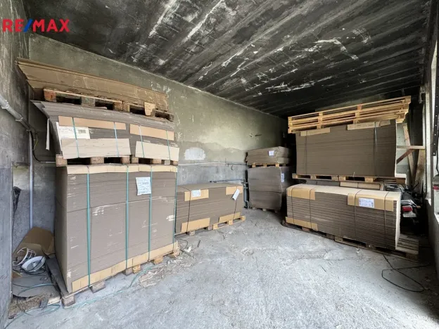 Prodej výrobních prostor, Věžky, 2322 m2