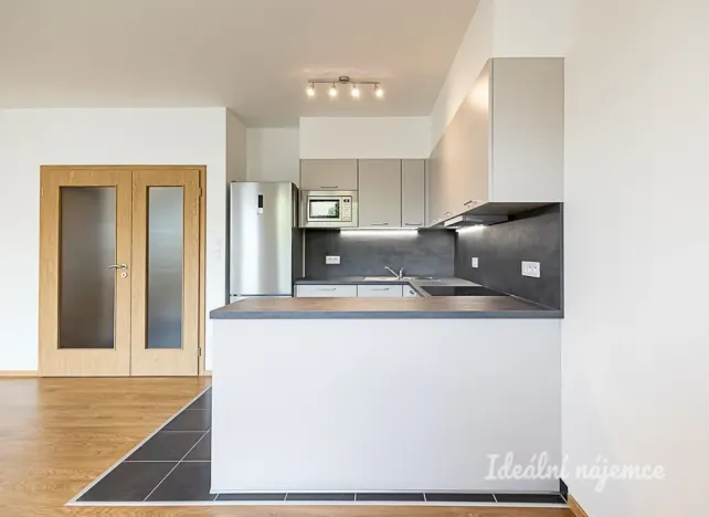 Pronájem bytu 3+kk, Praha - Vysočany, Ocelářská, 82 m2