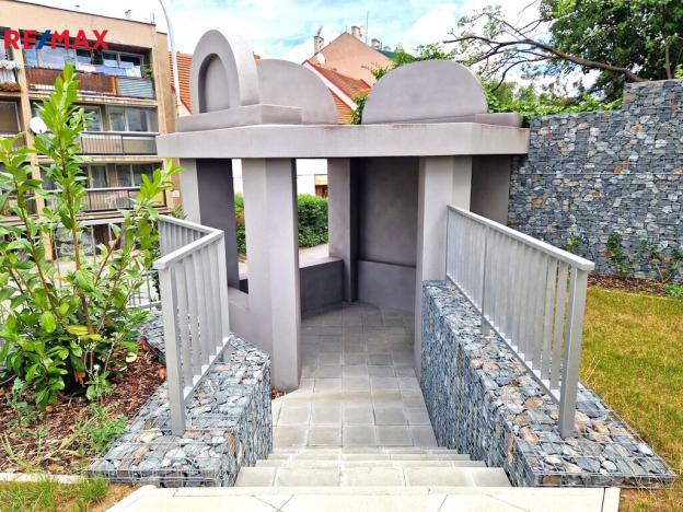 Pronájem vily, Praha - Braník, Branická, 676 m2