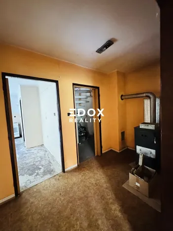 Prodej rodinného domu, Vlkaneč, 244 m2