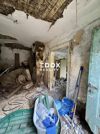 Prodej rodinného domu, Vlkaneč, 244 m2