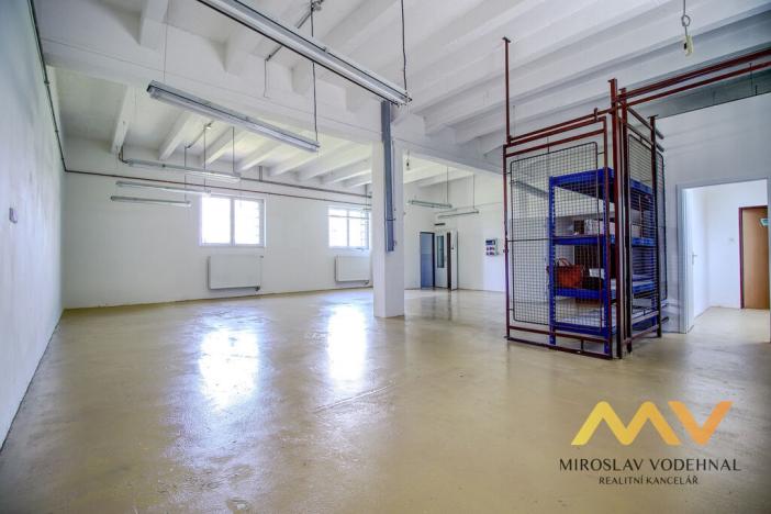 Pronájem obchodního prostoru, Hradec Králové - Kukleny, Kudrnova, 200 m2