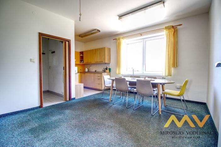 Pronájem obchodního prostoru, Hradec Králové - Kukleny, Kudrnova, 200 m2