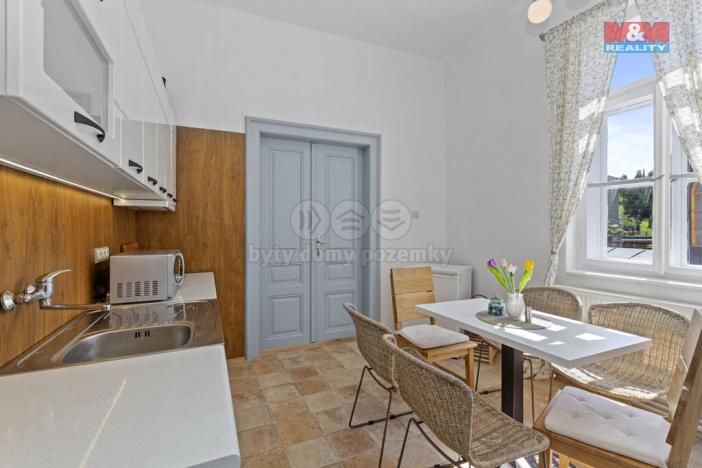 Prodej rodinného domu, Nové Hrady, 360 m2