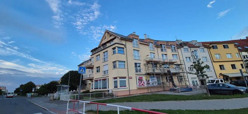 Pronájem garážového stání, Praha - Suchdol, Internacionální, 15 m2