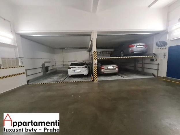 Pronájem garážového stání, Praha - Nové Město, Štěpánská, 15 m2