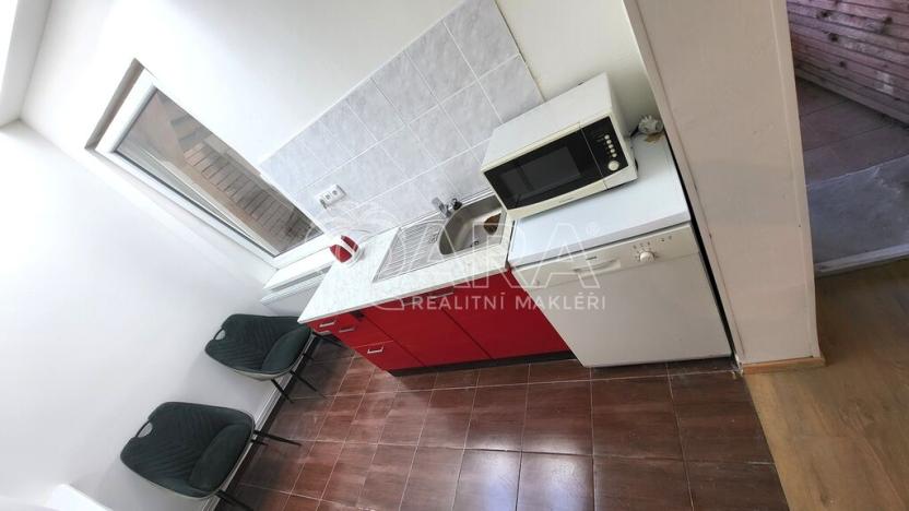 Pronájem bytu 1+1, Mochov, Havlíčkova, 30 m2