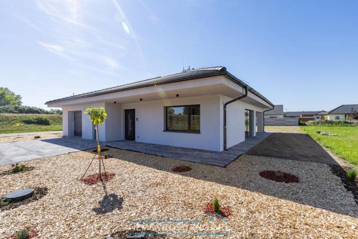 Prodej rodinného domu, Hevlín, 200 m2