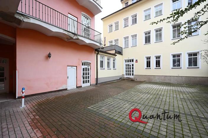 Prodej obchodního prostoru, Praha - Nusle, Slavojova, 149 m2