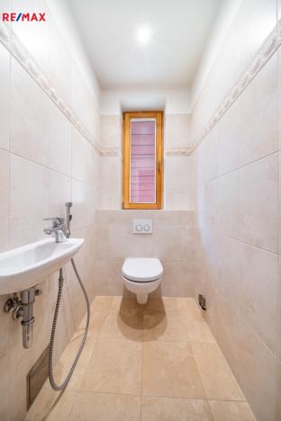 Prodej bytu 6+kk a větší, Karlovy Vary, Na Vyhlídce, 144 m2