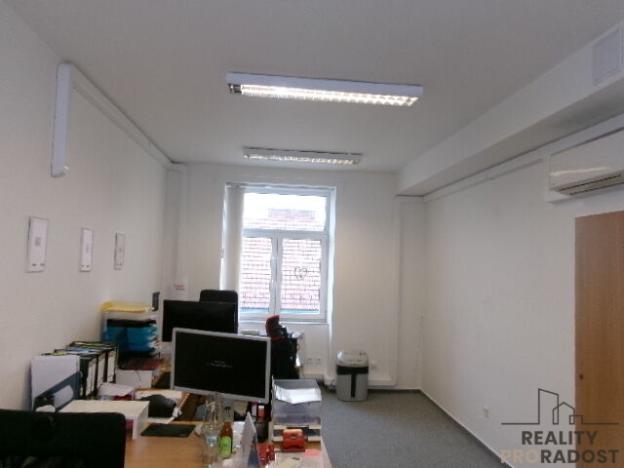 Pronájem kanceláře, Brno - Zábrdovice, 320 m2