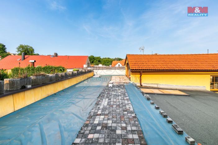 Pronájem obchodního prostoru, Domažlice - Dolejší Předměstí, Husova třída, 600 m2