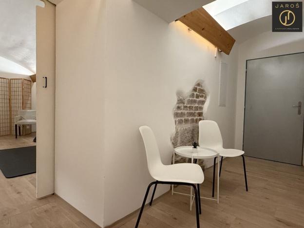 Pronájem kanceláře, Praha - Vinohrady, Sarajevská, 48 m2